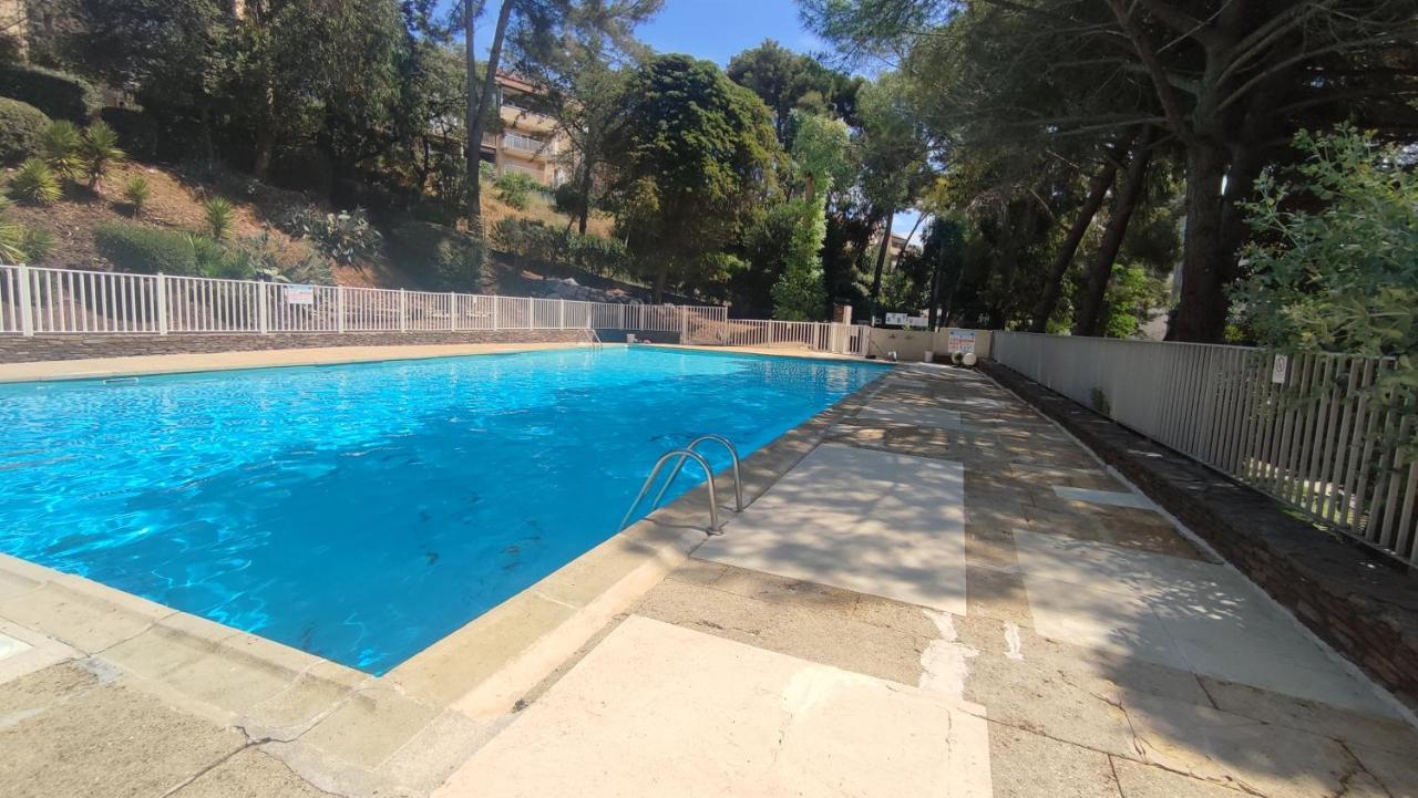 Studio Avec Vue Mer Et Terrasse La Seyne-sur-Mer Kültér fotó